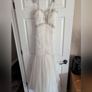 City Triangles Ivory and Silver Formal Bridal Prom Gown Size 7